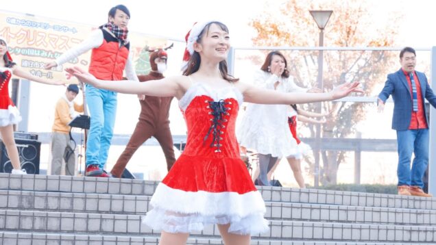 【EOS R5／8K】 クリスマスコンサートで踊る素敵なお姉さん2020 ② サンタのお姉さん [8K]