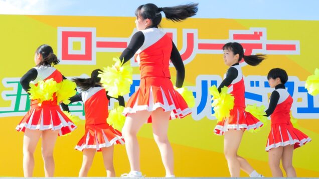[4K] 女子高生チア ポンポンを使った可愛いダンス 神戸 Japanese Girls Cheerleader