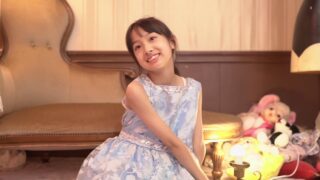Studio photo in a sleeveless dress　Rinorino JS5   (  11 years old  )